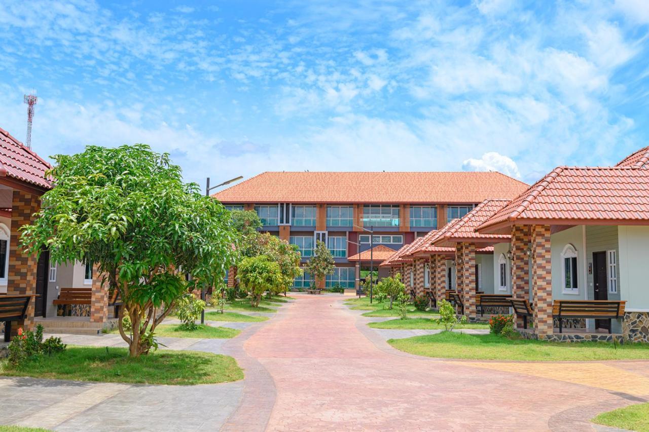 Pak Chong Avarin Resort מראה חיצוני תמונה
