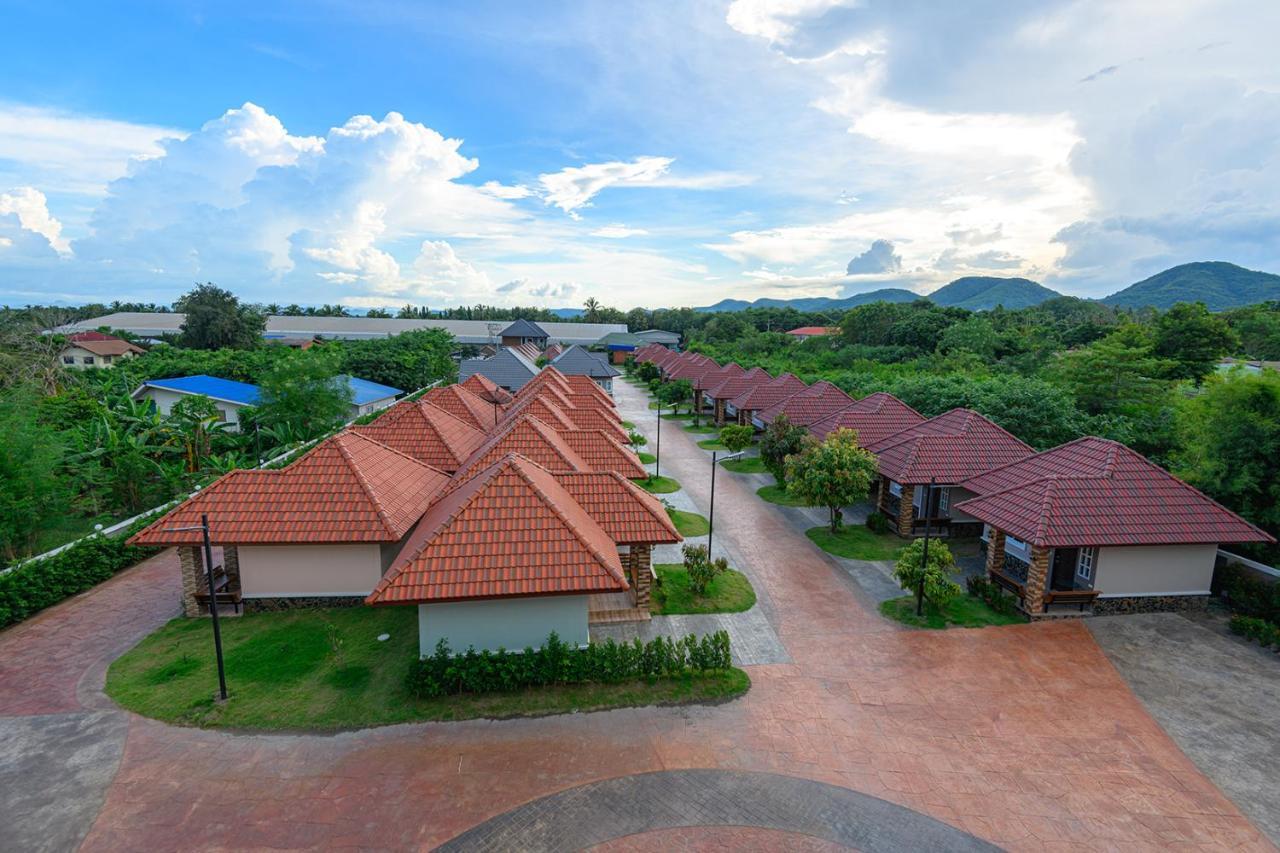 Pak Chong Avarin Resort מראה חיצוני תמונה
